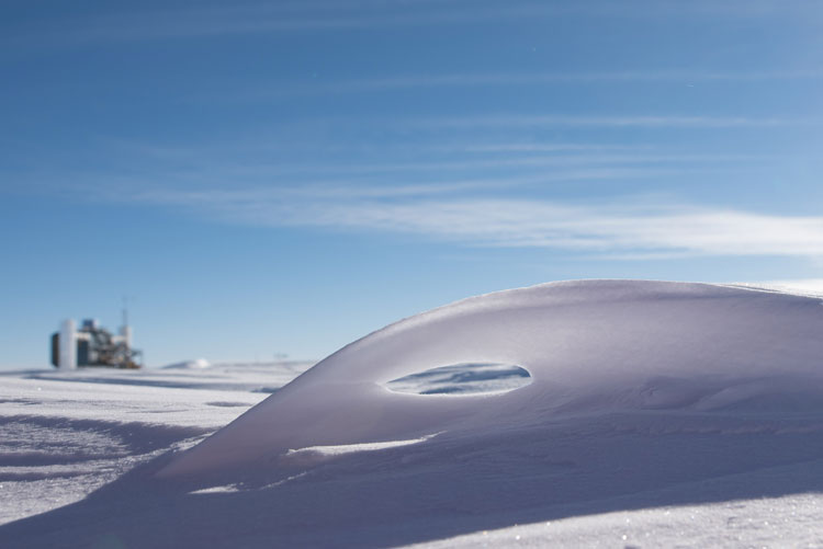 hole in snowdrift